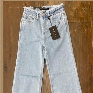 Risen Wide Leg Jeans